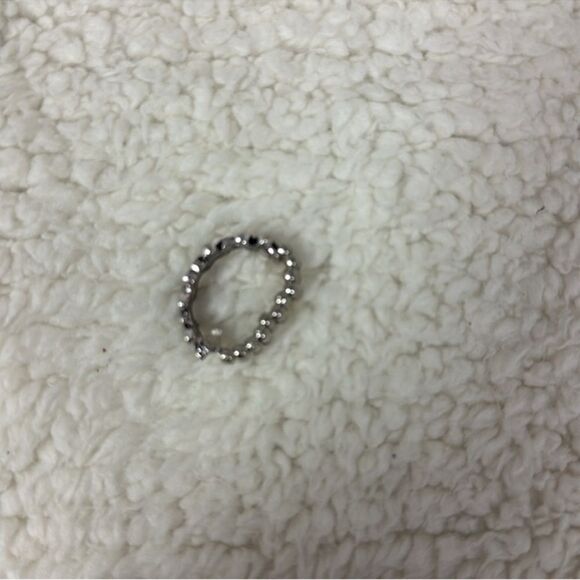 Emerald Green Rhinestones Floral Silver Tone Expandable Ring - Picture 7 of 10